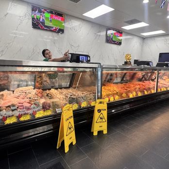 Carnes Y Mariscos Luis - Meat options - Meat Shops Near Me - Riverside, California