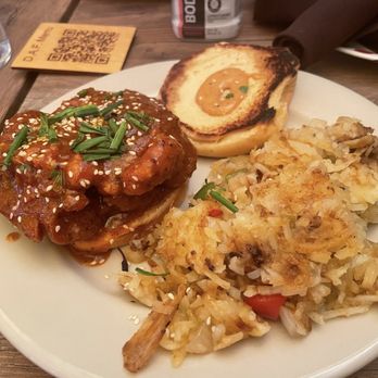The Delta - Nashville hot chicken sandwich - Southern Near Me - Chicago, Illinois