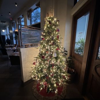 The Osprey - Holiday decorations - Seafood Near Me - Orlando, Florida