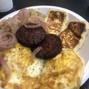 La Palma - Queso frito, huevos, mangoo y el salchichon. - Dominican Near Me - Greensboro, North Carolina