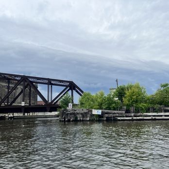 Boat MKE - Boat Charters Near Me - Milwaukee, Wisconsin Boat MKE - Boat Charters Near Me - Milwaukee, Wisconsin