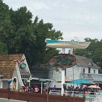 Zipz - Zipz in Garden City, UT (Bear Lake) - Hot Dogs Near Me - Garden City, Utah
