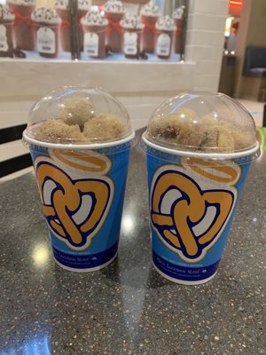 Auntie Anne's by null
