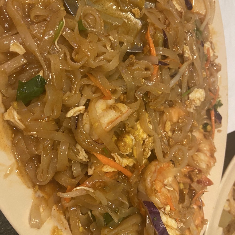 Surin Thai Eatery - Shrimp Pad Thai - Thai Near Me - Simi Valley, California Surin Thai Eatery - Shrimp Pad Thai - Thai Near Me - Simi Valley, California