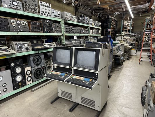 Apex Electronics/Apex Surplus Corporation by null