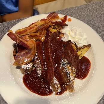 Down Home Diner - Strawberry French toast with bacon - Diners Near Me - Philadelphia, Pennsylvania Down Home Diner - Strawberry French toast with bacon - Diners Near Me - Philadelphia, Pennsylvania