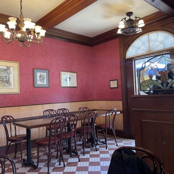 Cafe Orleans - Interior - Cajun/Creole Near Me - Anaheim, California