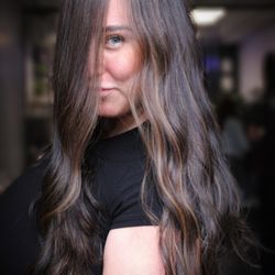 Skye's Hampton Hair - Gray coverage