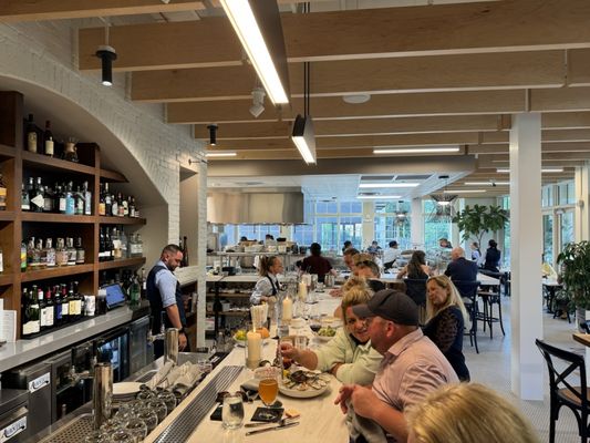 Roberto's Deluxe Oysters and Fine Fish by null
