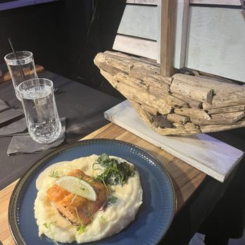 Deluxe Fun Dining - Salmon, mashed potatoes, cream spinach - Bars Near Me - Charlotte, North Carolina