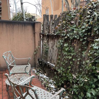 Inn On the Alameda - Our patio - Hotels Near Me - Santa Fe, New Mexico