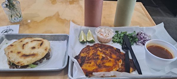 Birria House - Tacos y Mas by null