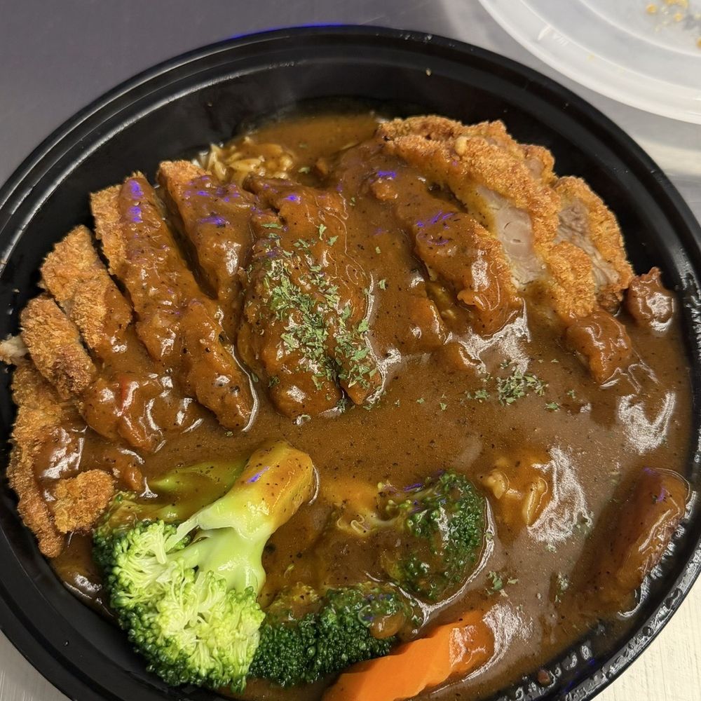 Marathon Hong Kong Diner - Golden Chicken Cutlet Rice with Black Pepper Sauce - Chinese Near Me - Queens, New York Marathon Hong Kong Diner - Golden Chicken Cutlet Rice with Black Pepper Sauce - Chinese Near Me - Queens, New York