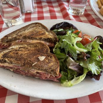 Swiss Hotel - Reuben sandwich with salad - Hotels Near Me - Sonoma, California Swiss Hotel - Reuben sandwich with salad - Hotels Near Me - Sonoma, California