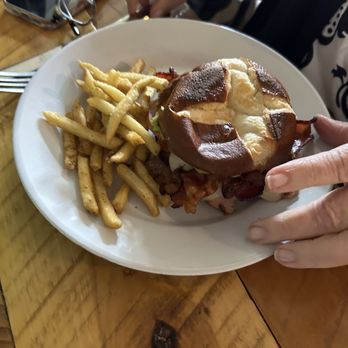 Bird's Nest Cafe - Avocado Turkey Sandwich - Breakfast & Brunch Near Me - Nashville, Indiana Bird's Nest Cafe - Avocado Turkey Sandwich - Breakfast & Brunch Near Me - Nashville, Indiana