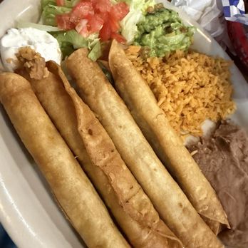 Corralejos Bar and Grill - Flauta plate with an extra flatua - Mexican Near Me - Adkins, Texas