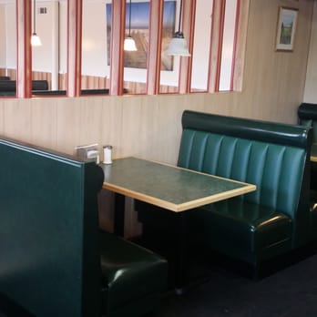 Midway Pizza - Our newly renovated Dining Room - Pizza Near Me - Groton, Connecticut