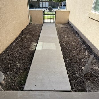 Lemus Concrete - Courtyard Before - Masonry/Concrete Near Me - Fresno, California Lemus Concrete - Courtyard Before - Masonry/Concrete Near Me - Fresno, California