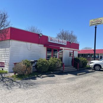Billy's Pit BarBQ - the outside of the restaurant - Barbeque Near Me - Bastrop, Texas Billy's Pit BarBQ - the outside of the restaurant - Barbeque Near Me - Bastrop, Texas