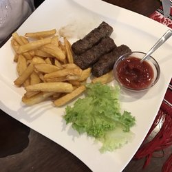1888-Bräukeller - Mici mit Pommes