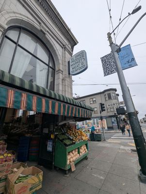 El Chico Produce by null