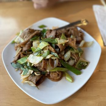 Chengdu Taste - Sautéed Beef with Onions - Szechuan Near Me - Honolulu, Hawaii