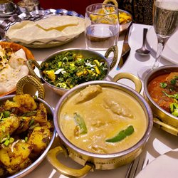The Great Gurkhas - Pappadams, Lasun Naan, Kathmandu Aloo,  Saag Paneer, Himalayan Chicken, Chicken Jalffrezi .