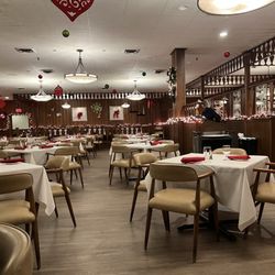 Alioto's - The layout. There are private booths you can request for 5-8 people.