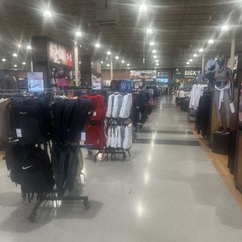 DICK'S Sporting Goods - Sports Wear Near Me - Roseville, Michigan