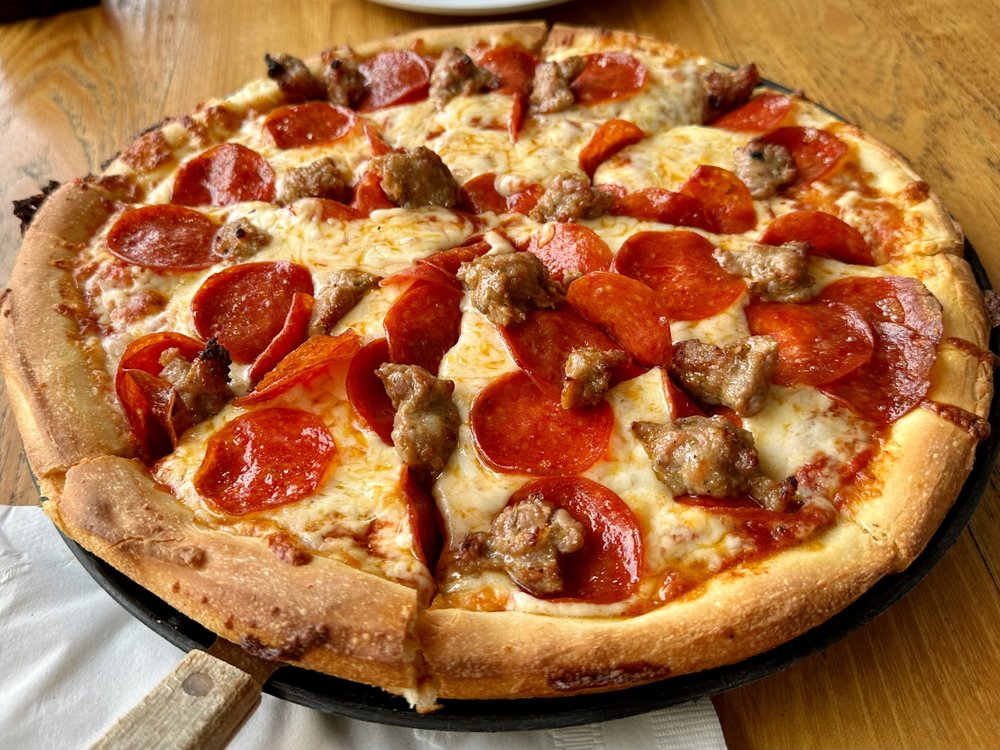 Food from Lorenzo's Pizzeria