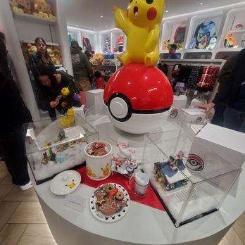 Nintendo San Francisco - Merchandise/displays - Video Game Stores Near Me - San Francisco, California Nintendo San Francisco - Merchandise/displays - Video Game Stores Near Me - San Francisco, California
