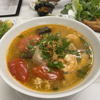 Anh Hong - Bun Rieu before adding all the veggies - Vietnamese Near Me - Honolulu, Hawaii Anh Hong - Bun Rieu before adding all the veggies - Vietnamese Near Me - Honolulu, Hawaii