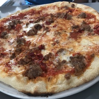 De Pizzabakkers - Pizza wuth sausage and grilled bell peppers..has a kick - Pizza Near Me - Amsterdam, New Hampshire De Pizzabakkers - Pizza wuth sausage and grilled bell peppers..has a kick - Pizza Near Me - Amsterdam, New Hampshire