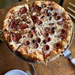 Half That's Amore and Half Calabresa. Perfect mix!