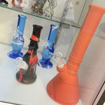 Xtremely Lifted - Silicon Water-pipe. SUPER DURABLE. - Head Shops Near Me - Jackson, Mississippi