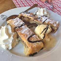 Hotel a  Restaurant U Spejcharu - Apfelstrudel