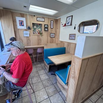 TriBecca’s Sandwich Shop - Teeny inside - Sandwiches Near Me - Chicago, Illinois