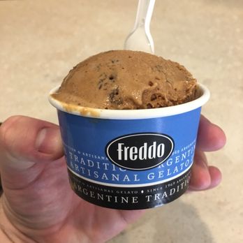 Freddo Charleston - Dulce de leche Dulce de Leche Choco Chip - Coffee & Tea Near Me - Charleston, South Carolina