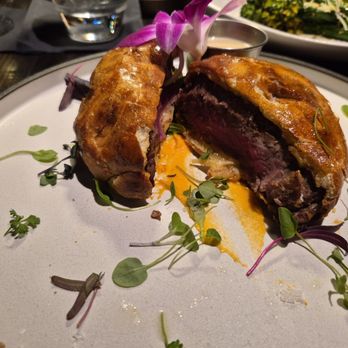 Q1227 Restaurant - Beef Wellington - New American Near Me - Roseville, California Q1227 Restaurant - Beef Wellington - New American Near Me - Roseville, California