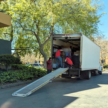 Easy Peasy Moving - a very full truck - Movers Near Me Easy Peasy Moving - a very full truck - Movers Near Me
