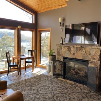 Beaver Lakefront Cabins - Gas fireplace with t-stat - Guest Houses Near Me - Eureka Springs, Arkansas