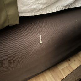 Bed skirt Bed skirt