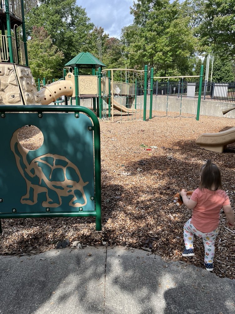 Henry Memorial Park Logo