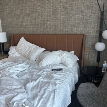 Sheraton Boston Hotel - Bed - Hotels Near Me - Boston, Massachusetts
