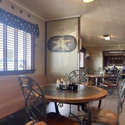 Curve-In Cafe