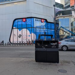 CF Toronto Eaton Centre - BMO display that moves