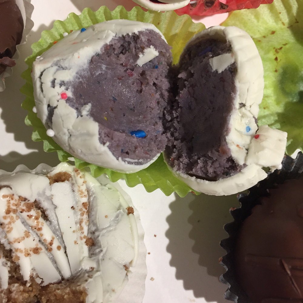 Sweet Doctors - Blueberry cake pop that tasted like cake batter and egg. - Desserts Near Me - Sarasota, Florida Sweet Doctors - Blueberry cake pop that tasted like cake batter and egg. - Desserts Near Me - Sarasota, Florida