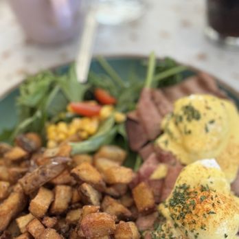 Popping Yolk Cafe - Avocado Benedict - Cafes Near Me - Brea, California