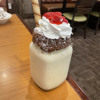 Loaded Cafe Restaurants Lawndale - Banana shake with nutella - Burgers Near Me - Lawndale, California
