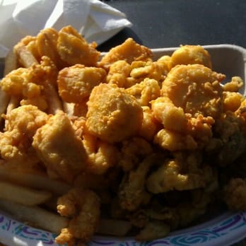 Bob's Clam Hut - Seafood plate - Seafood Near Me - Kittery, Maine